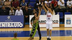 Carroll lideró a los blancos con 19 puntos en el partido.