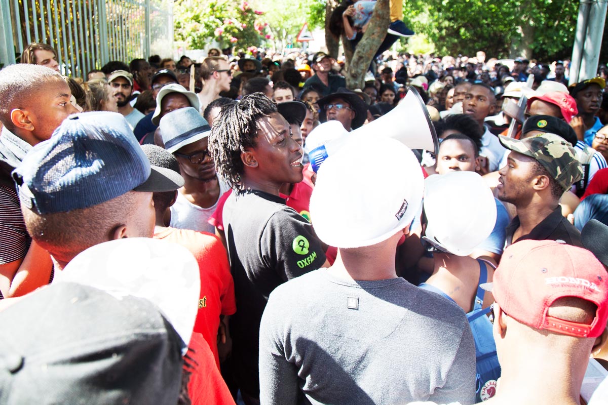 Protestas estudiantiles en Ciudad El Cabo, en Sudáfrica (Foto: Getty)