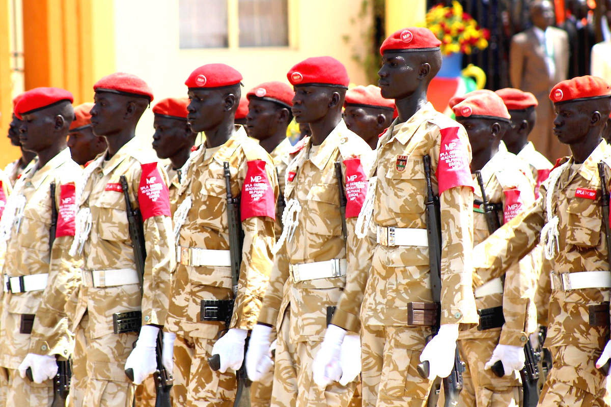 Soldados del ejército de Sudán del Sur forman en el Día de la Independencia. (Foto: GETTY)