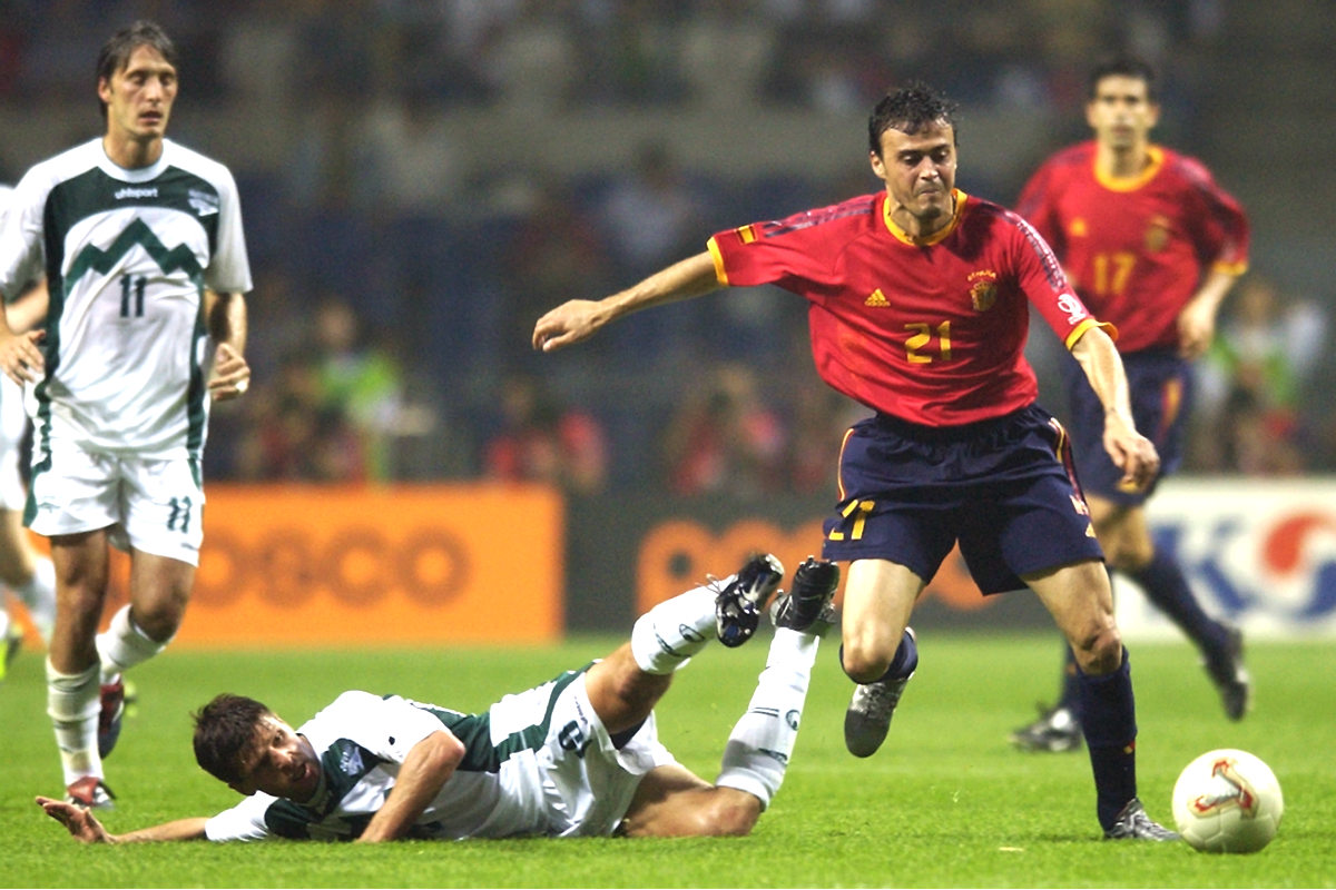 Luis Enrique durante su etapa como futbolista con la selección española (Getty)