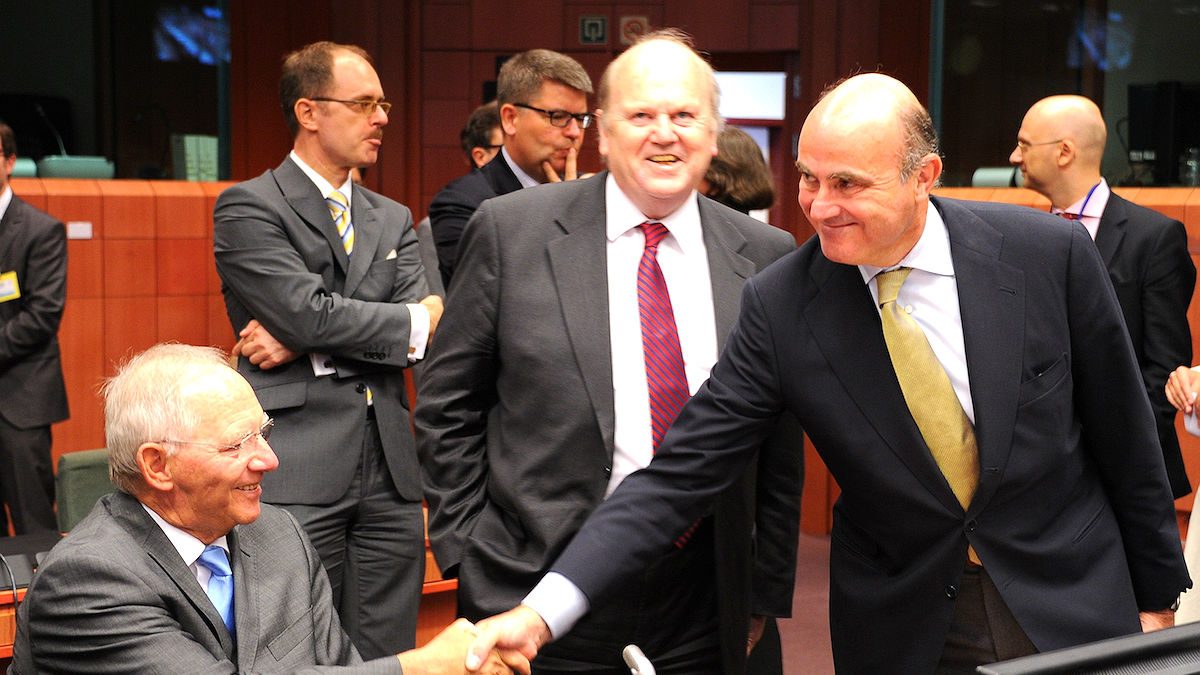 El ministro de Economía, Luis De Guindos, con su homólogo alemán,  Wolfgang Schaeuble. (Foto: GETTY)