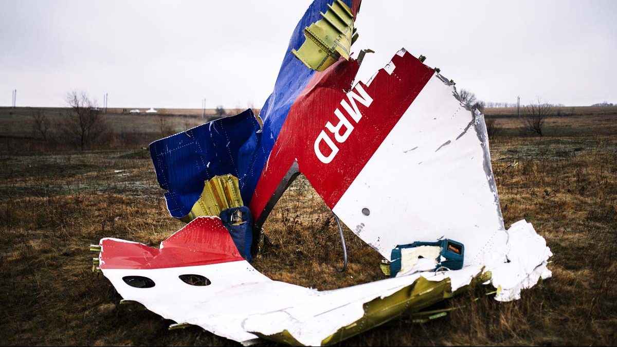 Restos del vuelo MH17 derribado sobre Ucrania. (Foto: AFP)