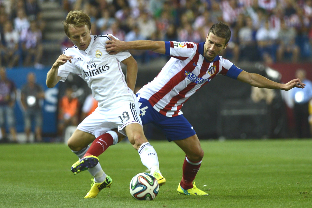 Modric durante un derbi ante el Atlético (Getty)