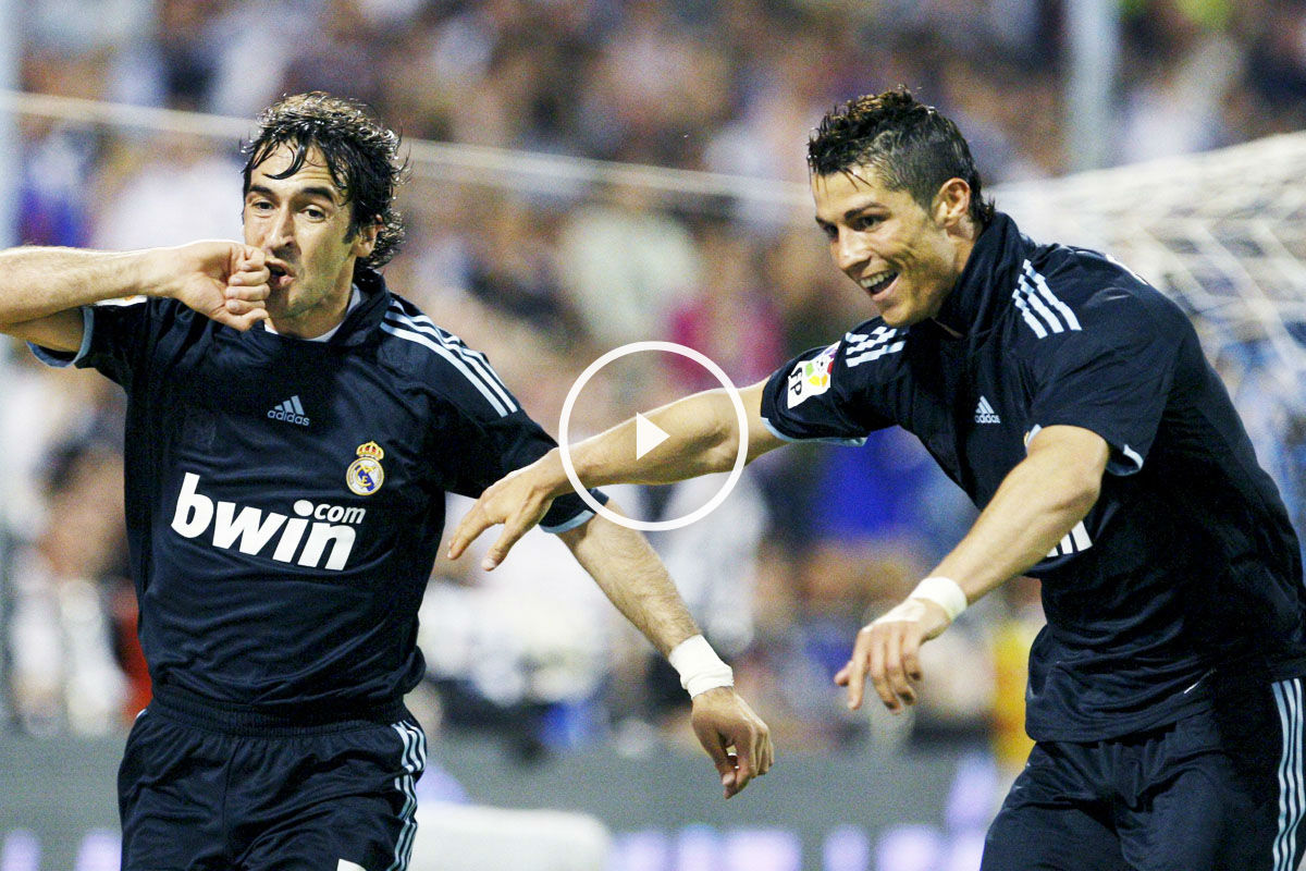 Raúl y Cristiano, compañeros y mitos del Real Madrid (Foto: EFE)