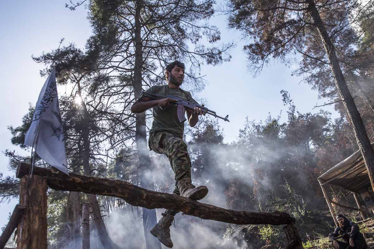 Un soldado de Turkmenistán entrena en Latakia, zona vigilada por los rusos (Getty)