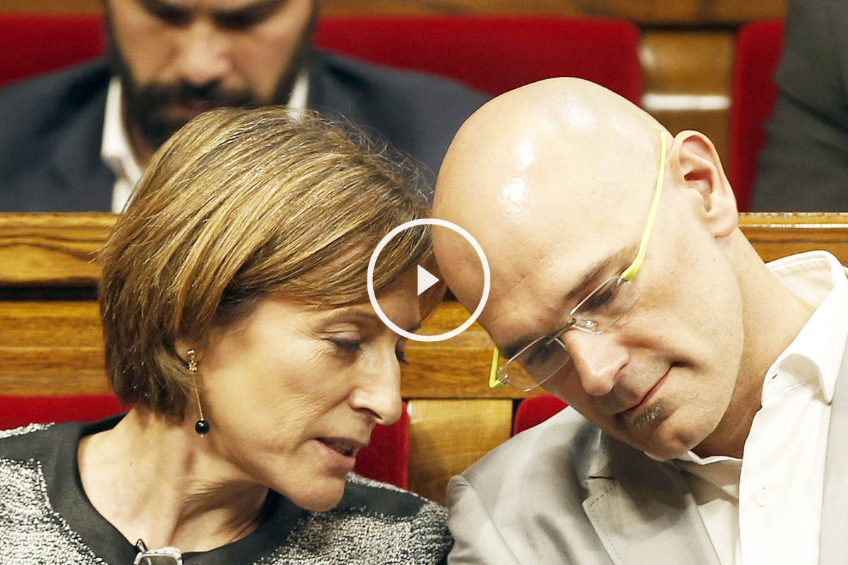 Carme Forcadell y Raül Romeva, presidenta del Parlament y número 1 de Junts pel Sí, respectivamente. (Foto: EFE)