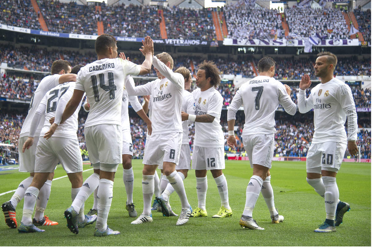 Los jugadores del Real Madrid celebran uno de los goles conseguidos ante Las Palmas. (AFP)