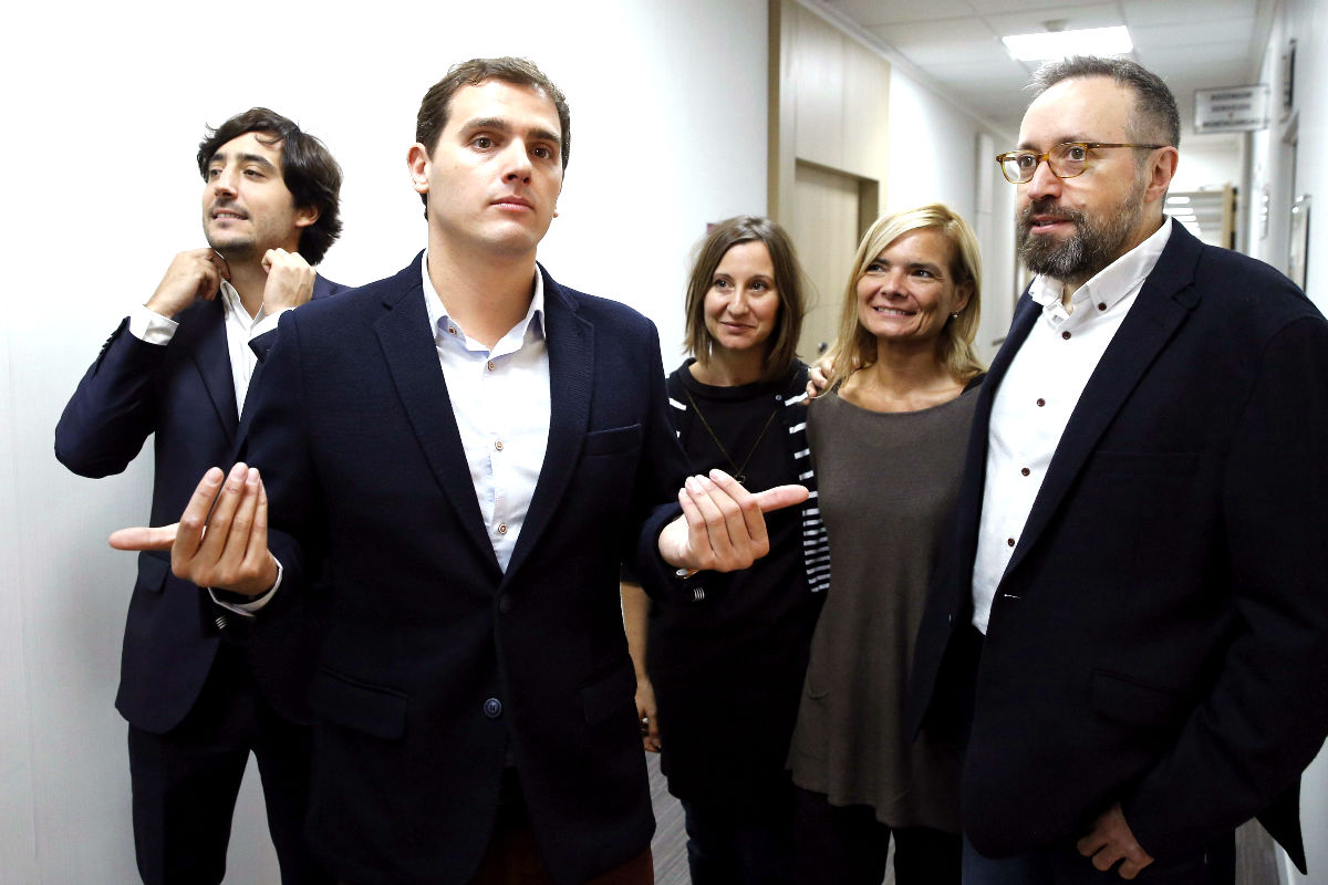 Albert Rivera junto a cabezas de lista por Barcelona (Foto: Efe)