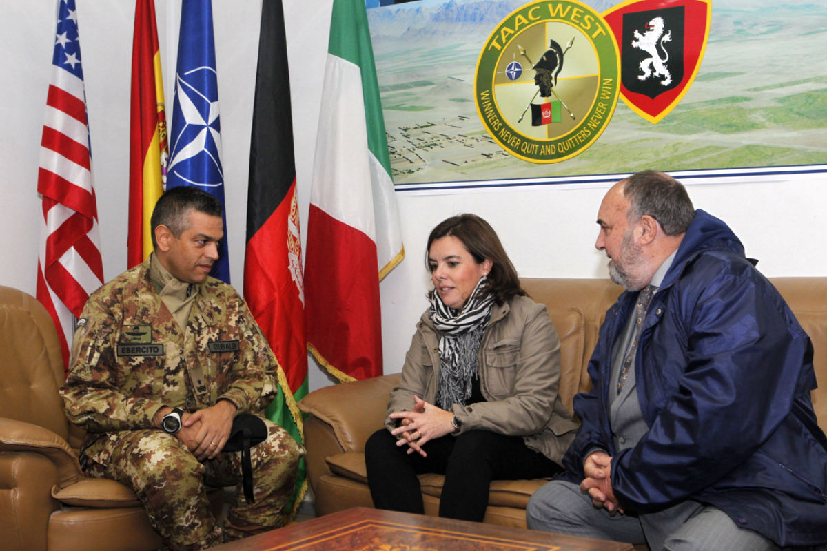 Soraya Sáenz de Santamaría en la base de Herat (Foto: Ministerio de Defensa)