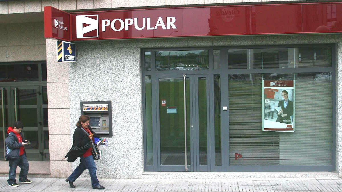 Una oficina del Banco Popular en La Coruña. (Foto: EFE)