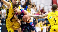 Darío Brizuela se hizo enorme en el pabellón Santiago Martín en Tenerife (Club Estudiantes)