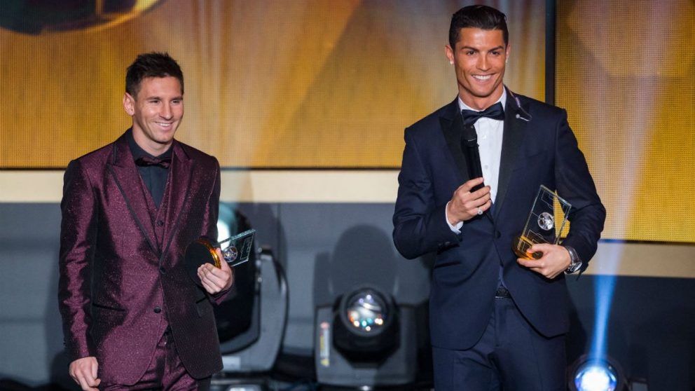 Cristiano Ronaldo y Leo Messi en la entrega del Balón de Oro 2014 (Getty)