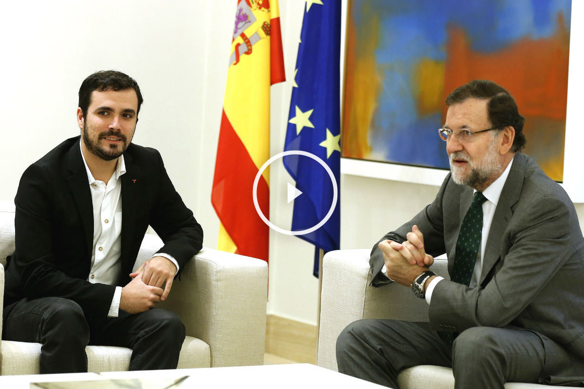 Alberto Garzón en su reunión con Mariano Rajoy en La Moncloa. (Foto: EFE)