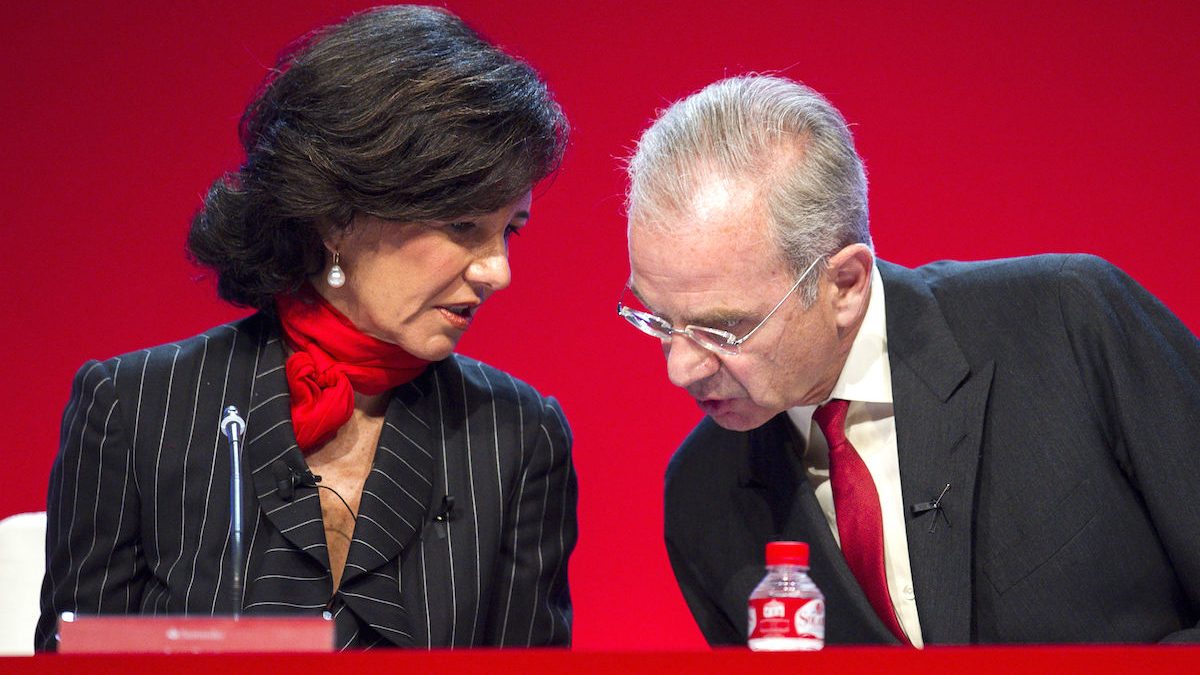 La presidenta del Santander, Ana Patricia Botín, junto con el consejero Ignacio Benjumea. (Foto: EFE)