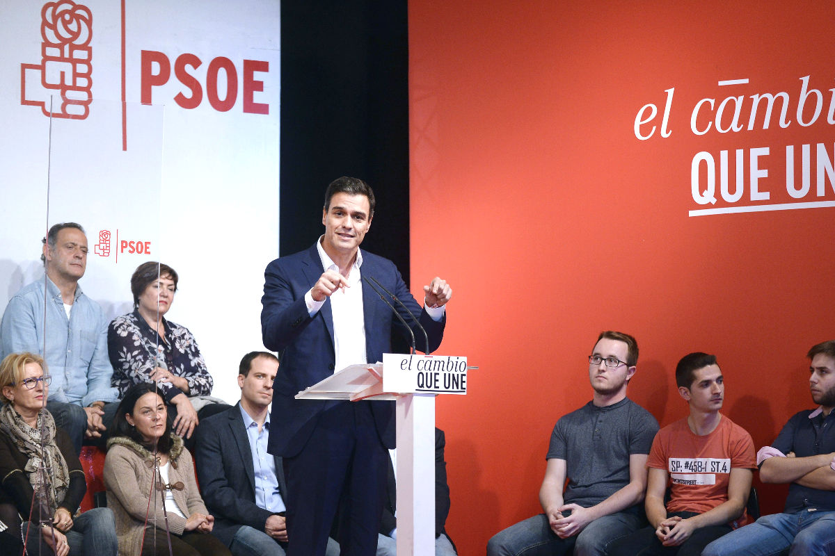 Pedro Sánchez en un acto de campaña. (Foto: EFE)