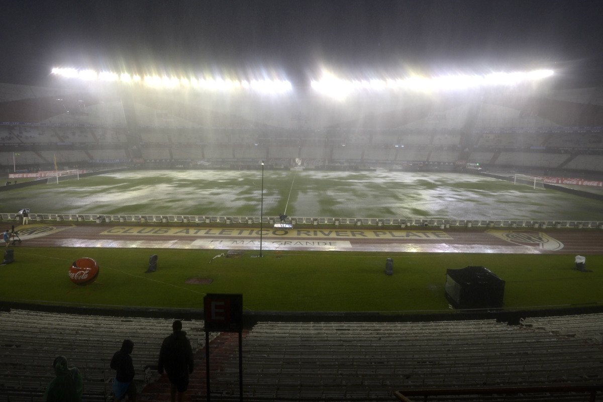 Un diluvio suspende el Argentina-Brasil: se jugará hoy a la 1:00 (Foto: AFP)