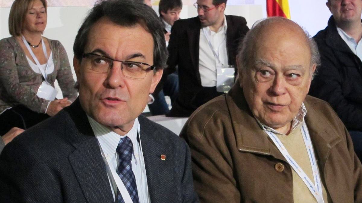 Artur Mas junto a Jordi Pujol. (Foto: EFE)