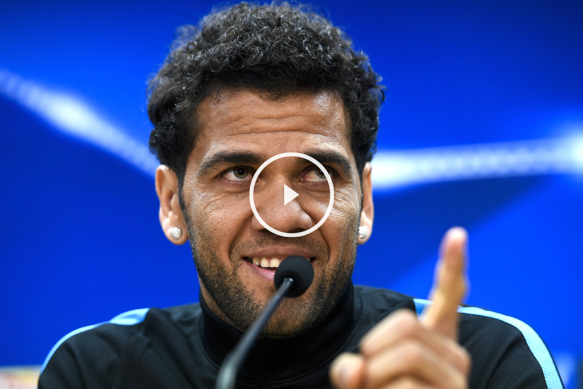 Dani-Alves-Barcelona-Champions-League ?>