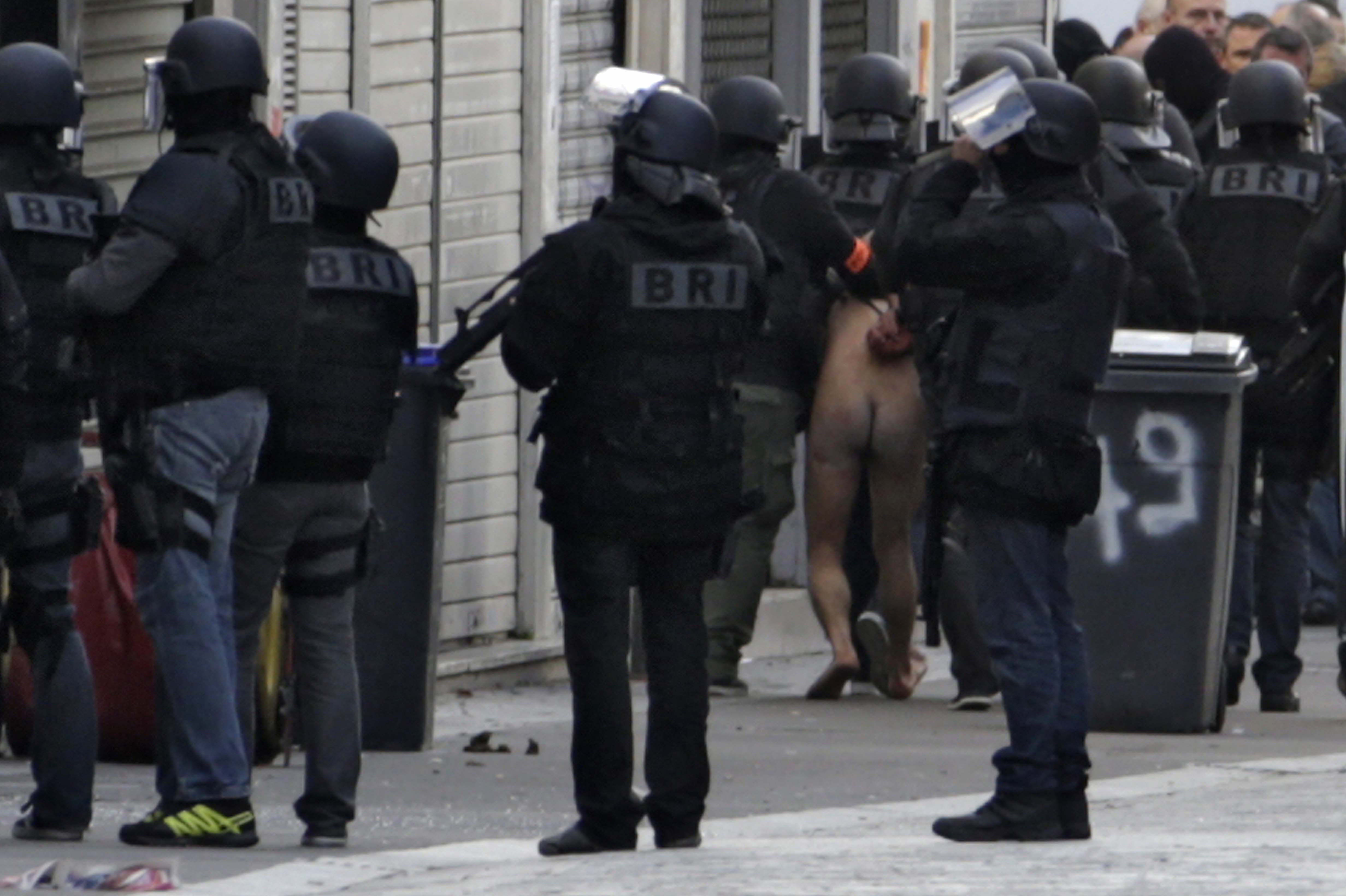 Gran operación en Saint-Denis para detener a sospechosos de los atentados de París. (Foto: AFP)