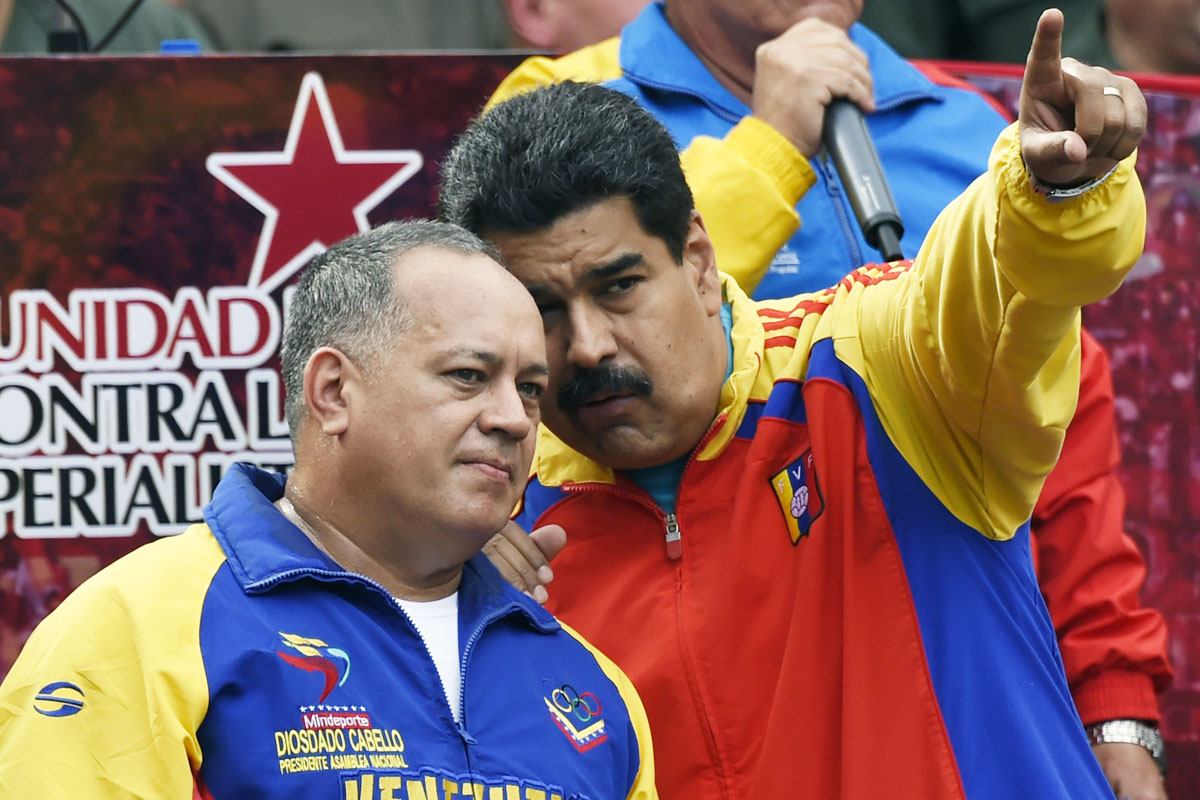 Diosdado Cabello junto a Nicolás Maduro. (Foto: AFP)
