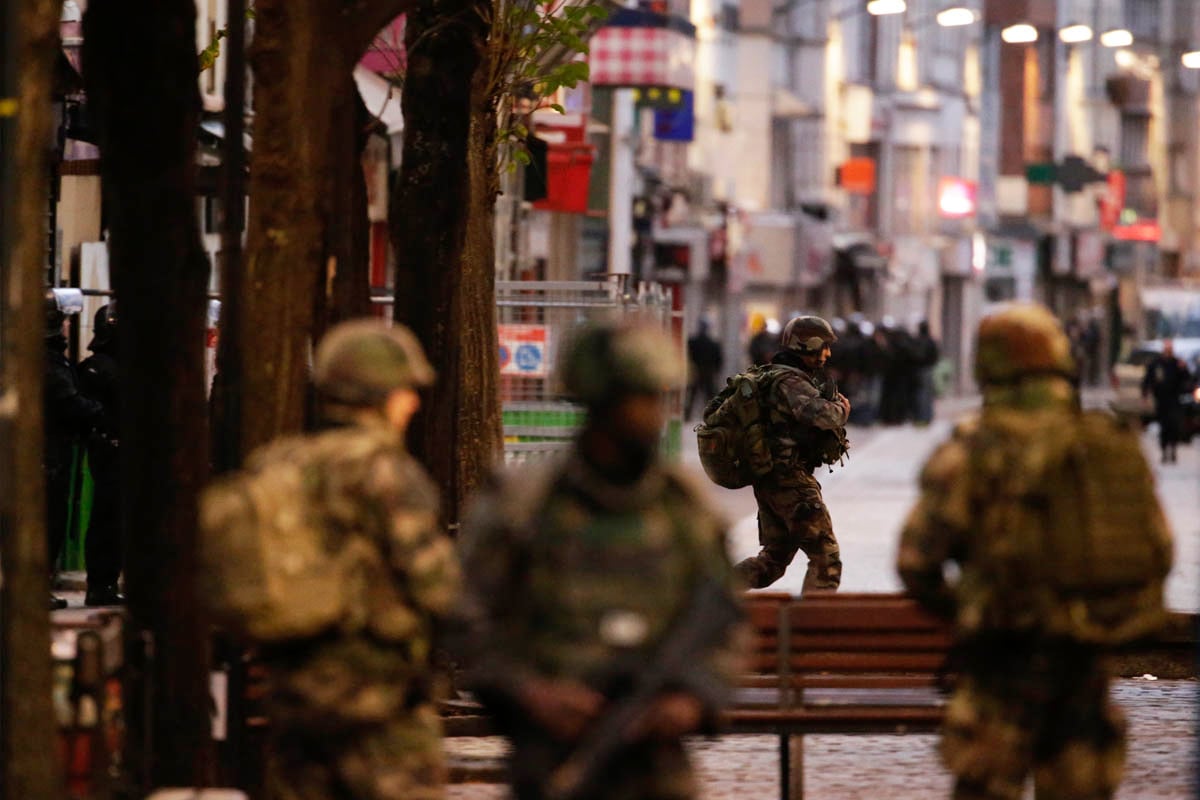 Fue necesario recurrir al ejército para culminar con éxito esta operación. (Foto: AFP)