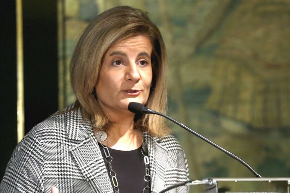 Fátima Báñez, ministra de Empleo y Seguridad Social (Foto: EFE).