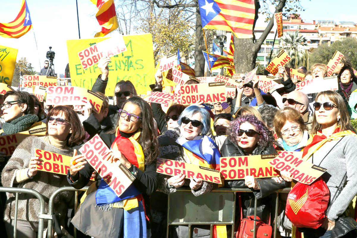 Manifestación independentista en el parque de la Ciutadella de Barcelona. (Foto: EFE)