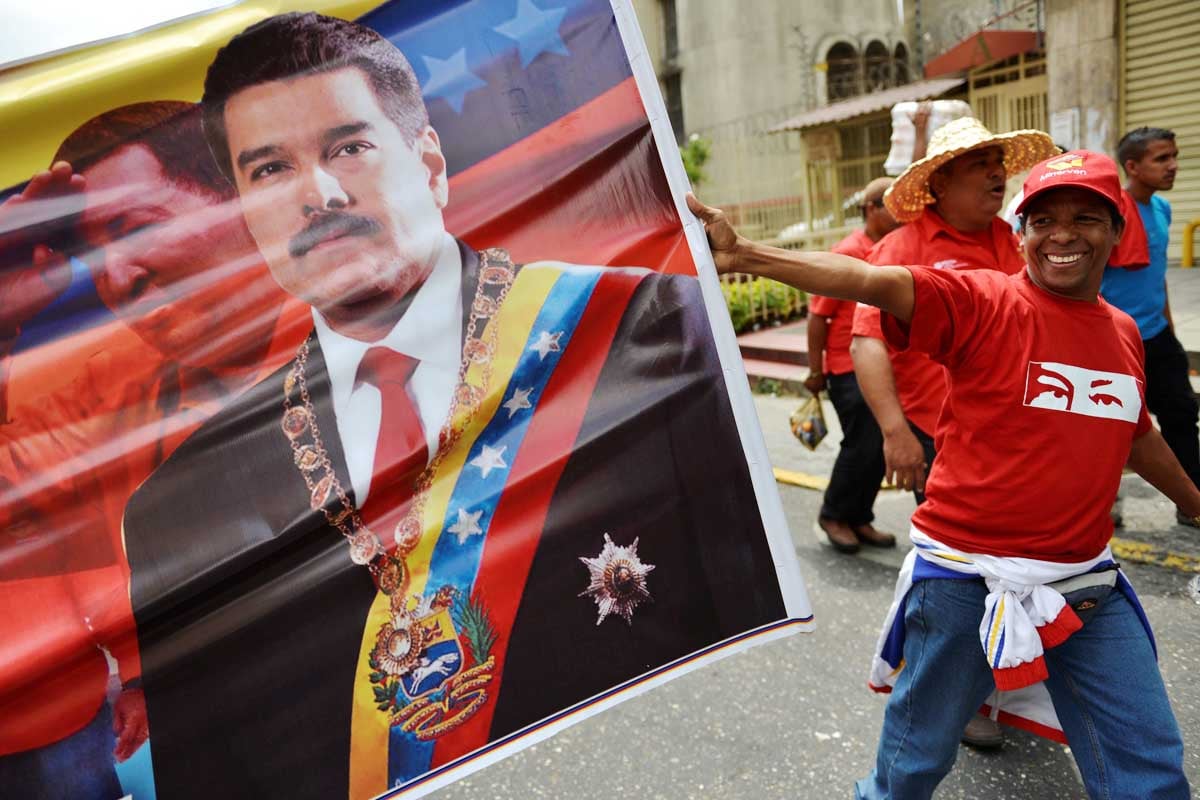 Un partidario de Nicolás Maduro por las calles de Venezuela. (Foto: Getty)