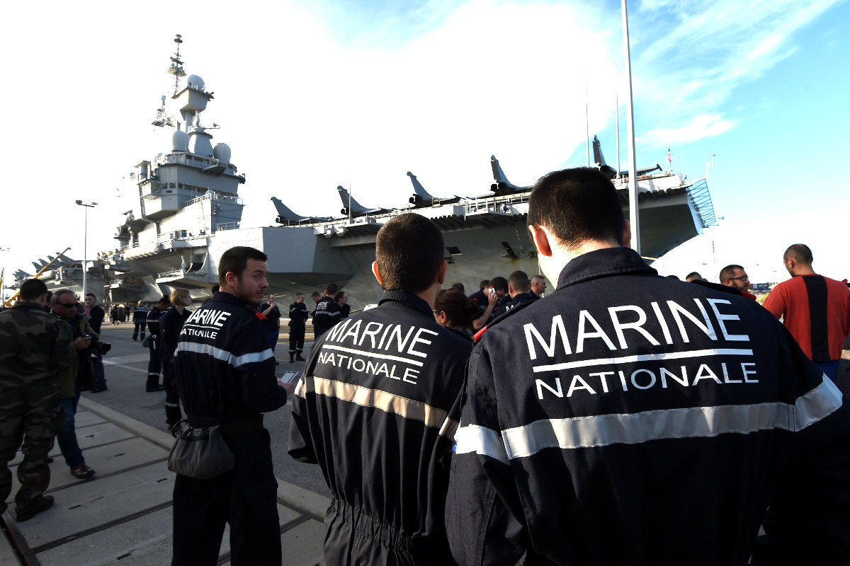 Militares franceses se preparan para entrar en acción. (Foto: AFP)