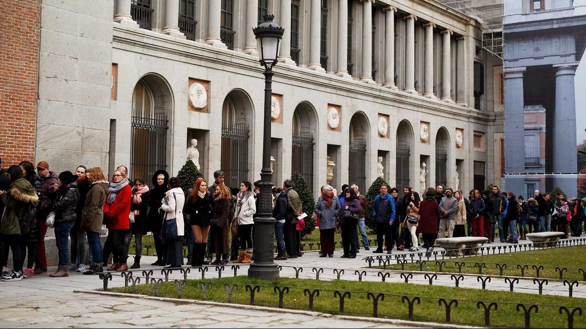 Colas para acceder al Museo del Prado. (Foto: Getty)