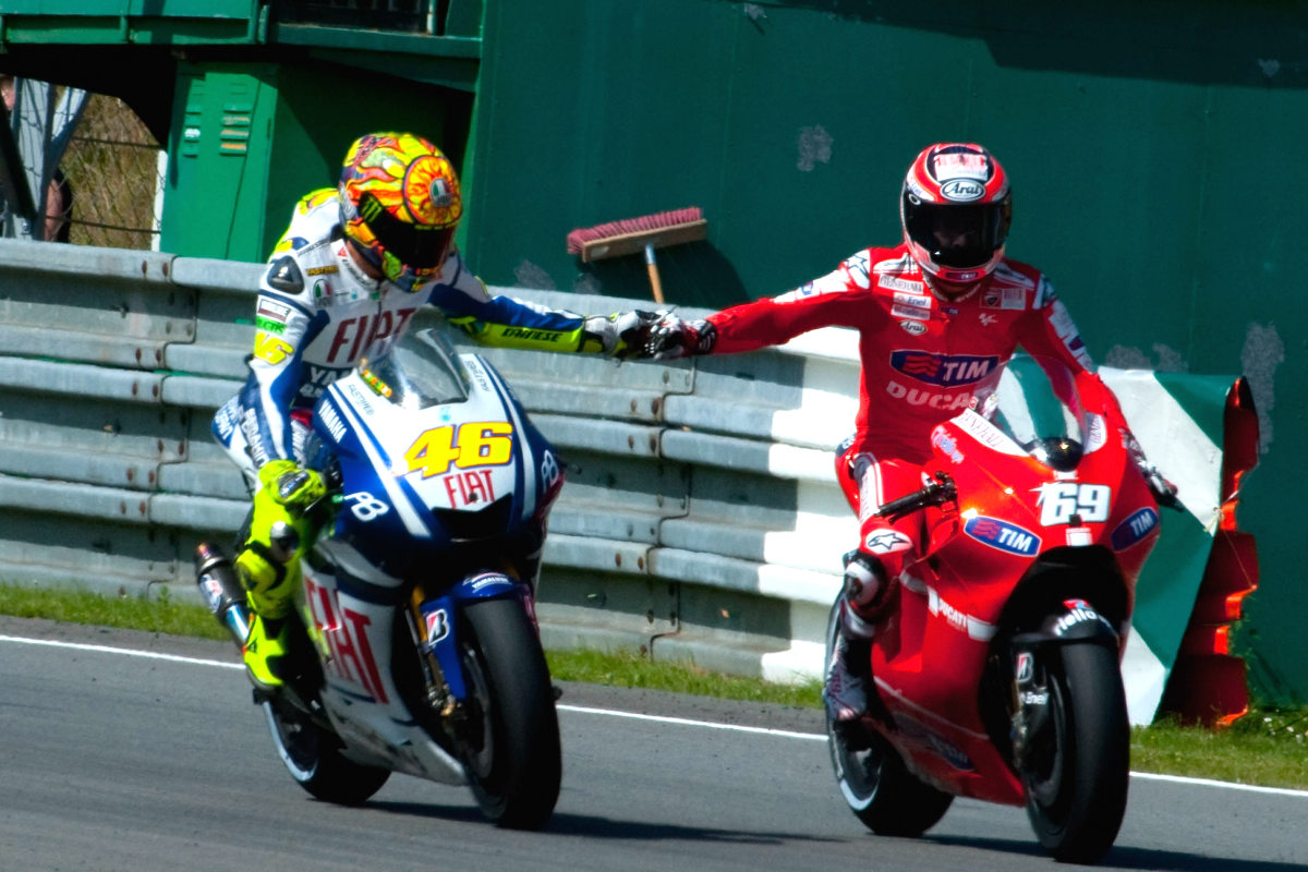 Rossi y Hayden durante le Gran Premio de la República Checa en 2010 (Foto: Getty)