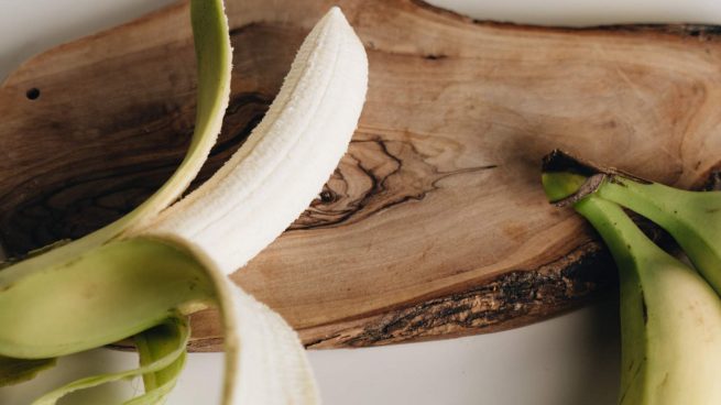 Bizcocho de yogur y plátano, receta rápida de un postre saludable