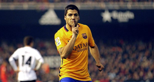 Luis Suárez, celebra el primer gol del equipo barcelonista. EFE