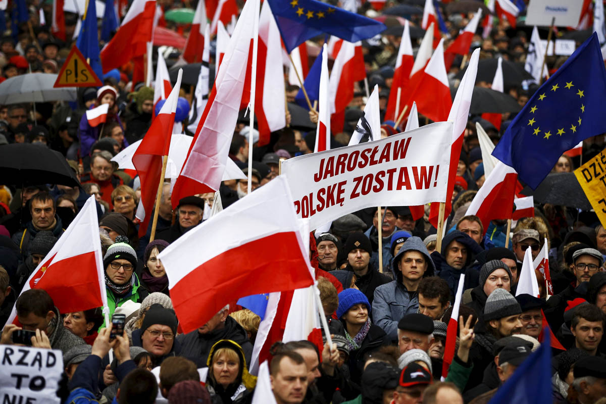Protestas en Varsovia contra las políticas del partido eurófobo Ley y Justicia. (Foto: Reuters)