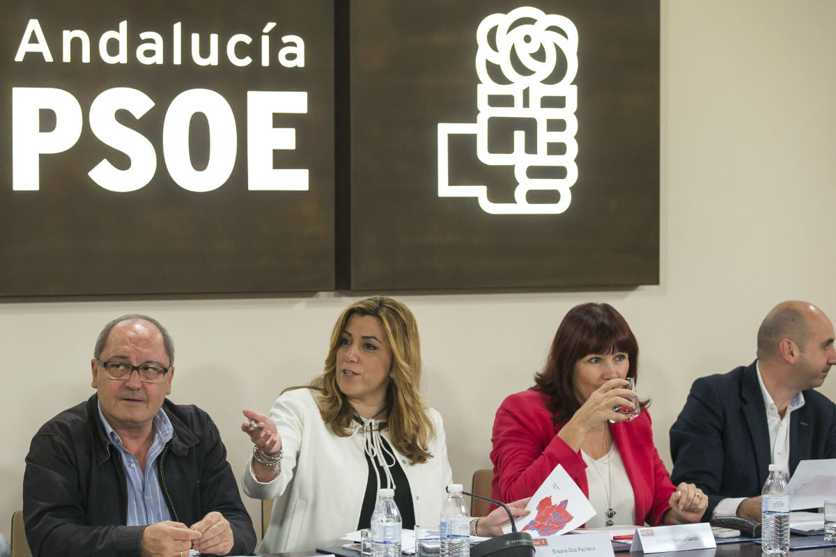 Susana Díaz en una reunión del PSOE-A. (Foto: EFE)