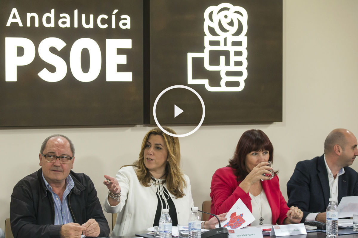 usana Díaz en una reunión del PSOE-A. (Foto: EFE)