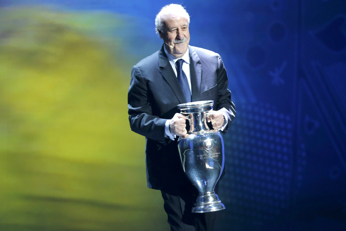 Vicente Del Bosque con la Eurocopa (Reuters)