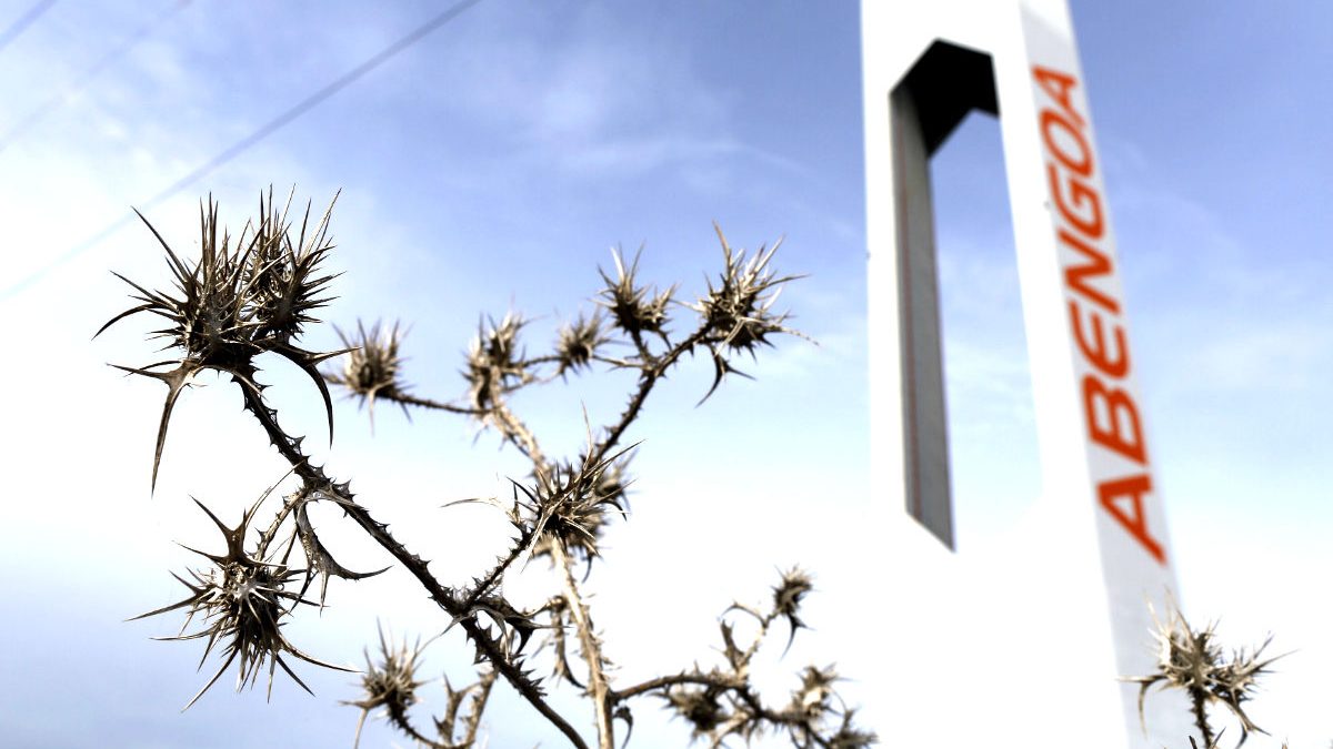 Torre solar de Abengoa (Foto: REUTERS).