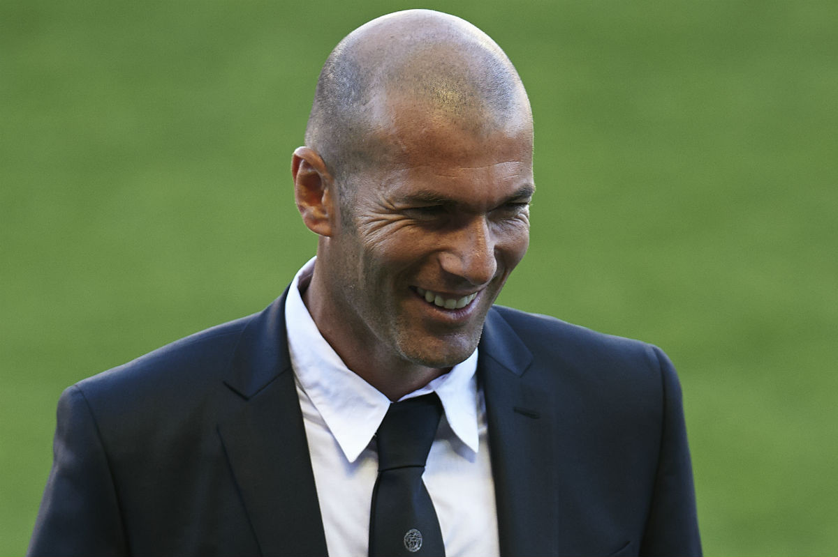 Zidane podría sustituir a Benítez. (Getty)