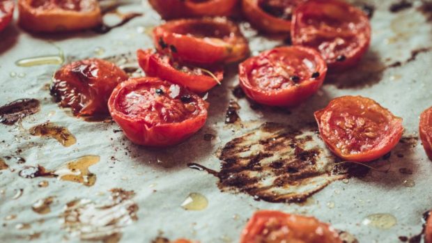 Pollo a la cerveza con tomates semisecos