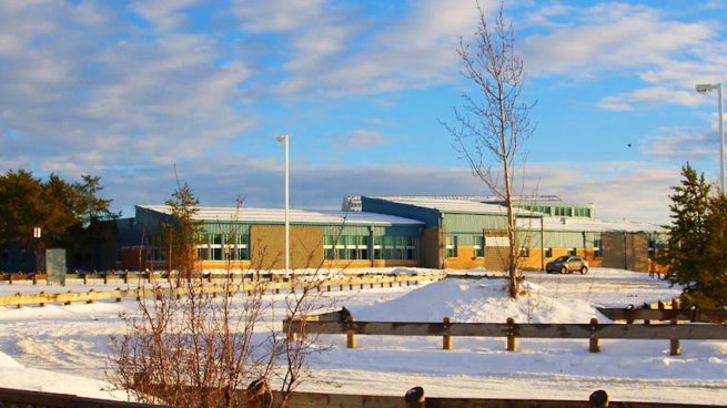 Cuatro muertos y dos heridos en el peor tiroteo en un colegio en Canadá en décadas