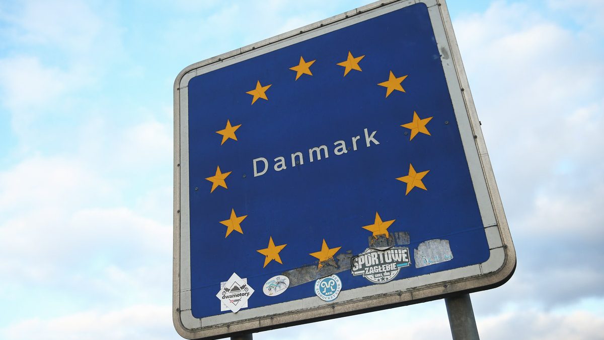Señal que marca la frontera con Dinamarca. (Foto: Getty)