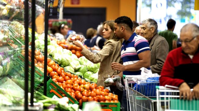 Los españoles ya no se fían: la confianza del consumidor encadena tres meses a la baja