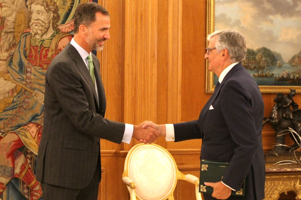 Felipe VI recibe en audiencia a Eduardo Torres-Dulce, en septiembre de 2014 (Foto: Casa Real)