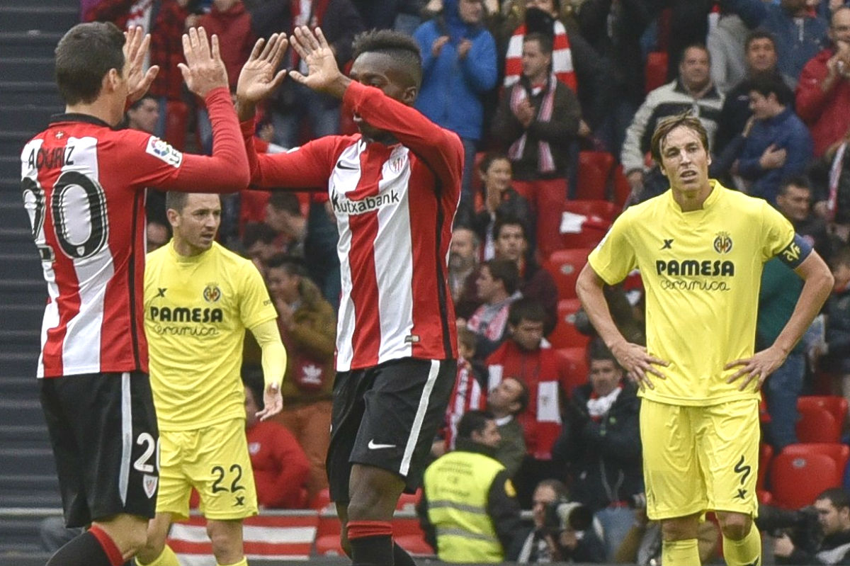 Aduriz y Williams celebran uno de los goles del Athletic. (EFE)