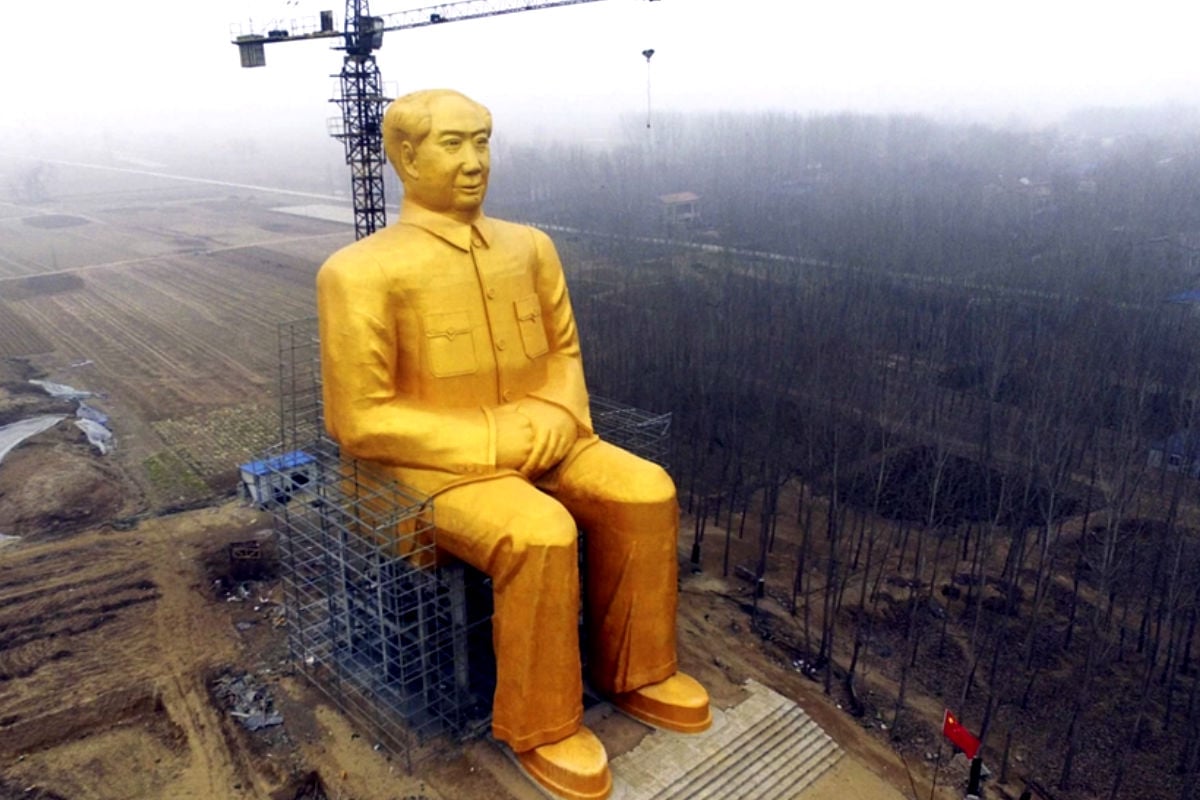 Se construye una estatua gigante de Mao en un pueblo chino para conmemorar los 40 años de su muerte