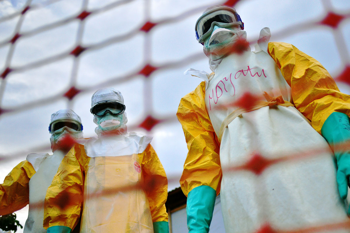 Alertan de que cada vez es más posible que el Ébola se disemine.