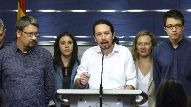 Iglesias dice a Sánchez que le apoya si da la Vicepresidencia y 6 ministerios a Podemos y las mareas