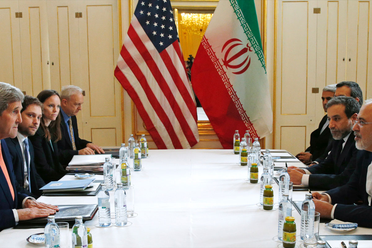 Mesa de negociación entre Estados Unidos e Irán en 2016. (Foto: AFP)