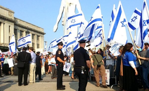 La UE aconseja a Israel poner fin a los nuevos asentamientos y puestos de control